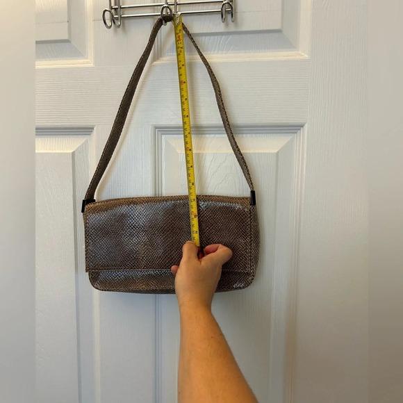 1990S STUART WEITZMAN MADE IN SPAIN SNAKESKIN SHOULDER BAG - Picture 7 of 8